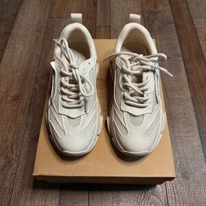 NIB Women’s Steve Madden Possession Platform Sneaker in Bone Size 6.5